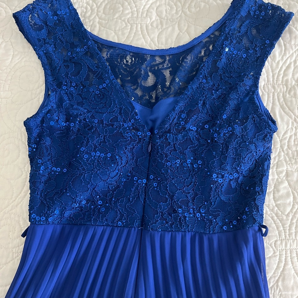 Blue dress - Picture 4 of 5